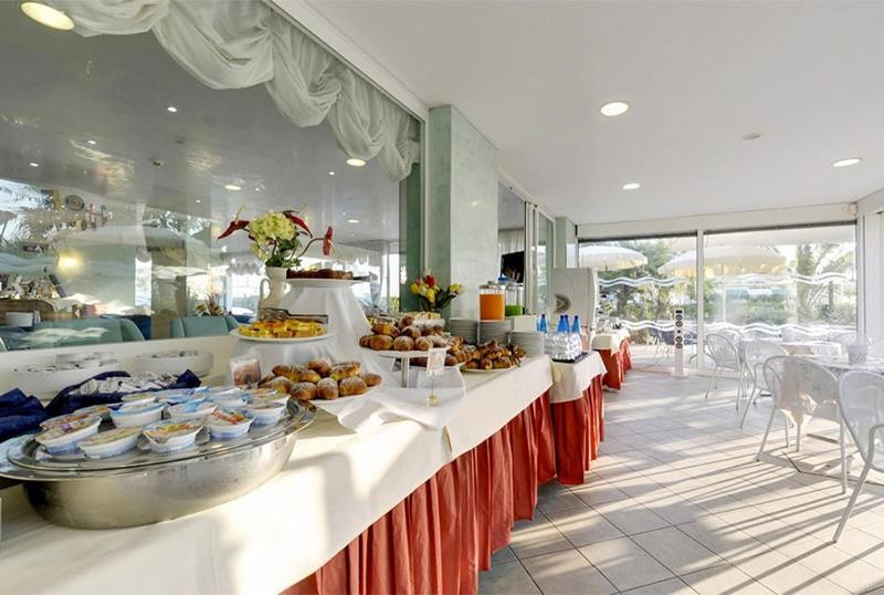 Hotel Margareth Риччоне Экстерьер фото