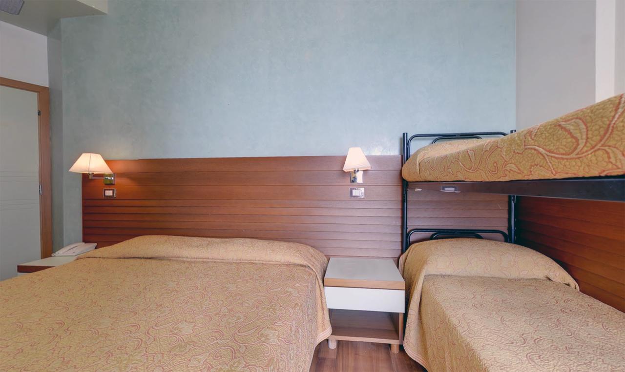 Hotel Margareth Риччоне Экстерьер фото
