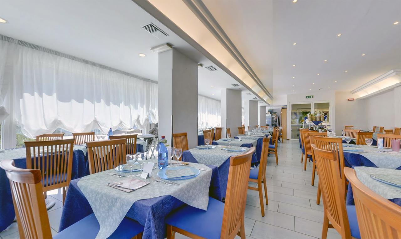 Hotel Margareth Риччоне Экстерьер фото