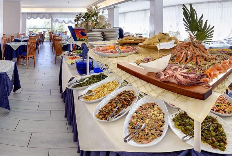 Hotel Margareth Риччоне Экстерьер фото