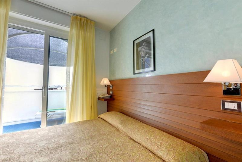 Hotel Margareth Риччоне Экстерьер фото