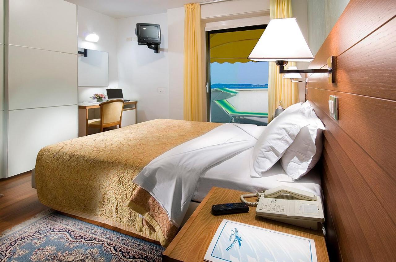 Hotel Margareth Риччоне Экстерьер фото